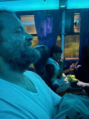 Glücklich, wiedermal überlebt zu haben.