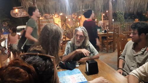 Der nächste Künstler.