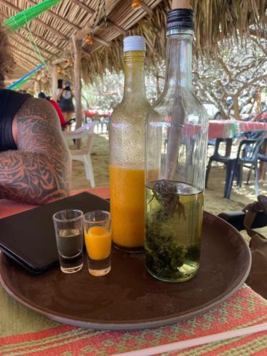 Maracuya- und Hanfmezcal.