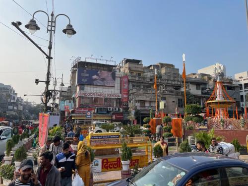 Hinein ins Getümmel.