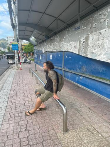 Viet-Style Busstation.